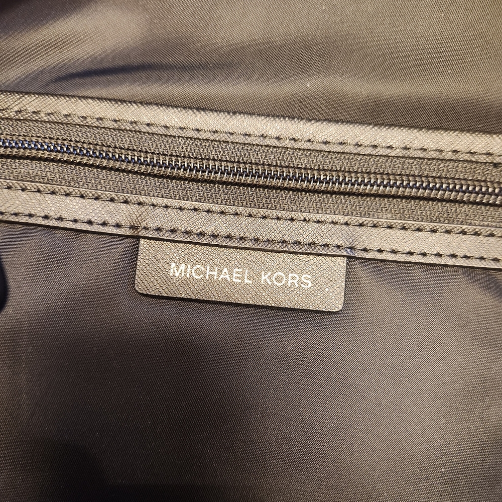 Michael KORS medium backpack - Picture 3 of 5